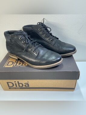 Diba Black Leather Eli Boots Combat Lace Up Cap Toe Booties 91123 Women’s 9.5M